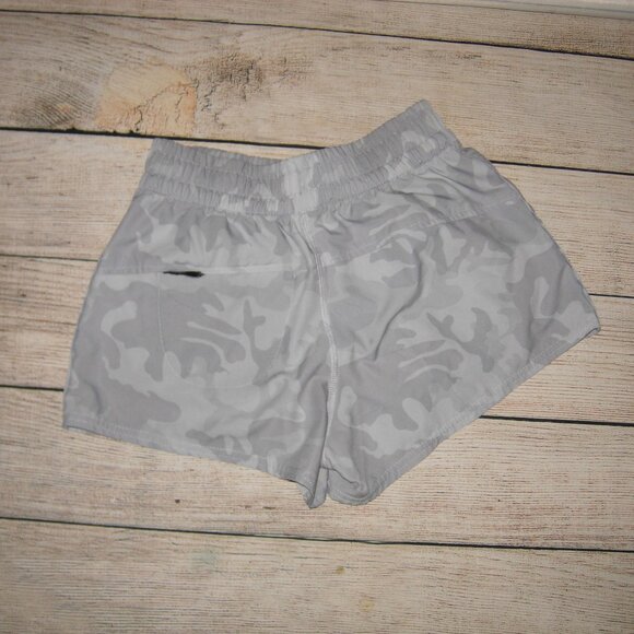 Vuori Gray Camo Dash Short XS - Picture 3 of 5